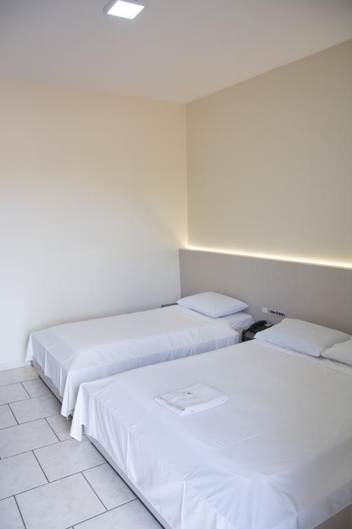 Paranoa Hotel ลูอิส เอดัวร์โด มากาเลส ภายนอก รูปภาพ